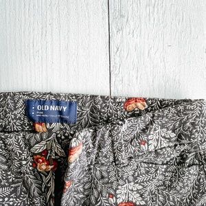 Old Navy Women’s Mid-rise pixie ankle pant